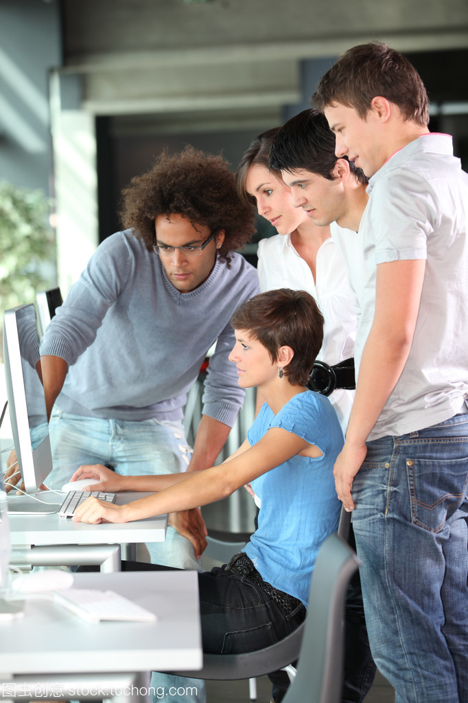 养老服务集团的业务培训学生 角色与使命